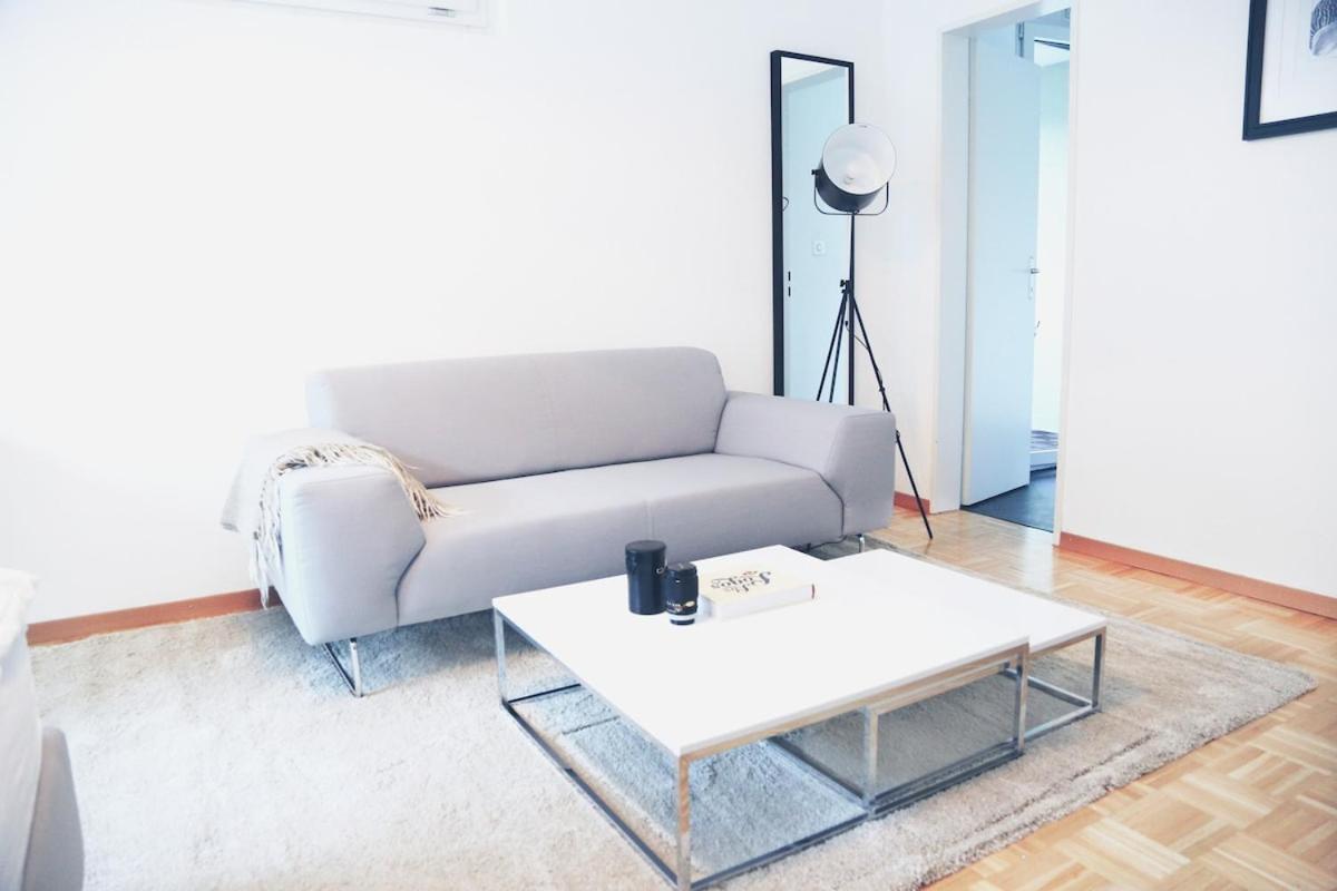 Fantastic In The Centre - Art 8 Apartment